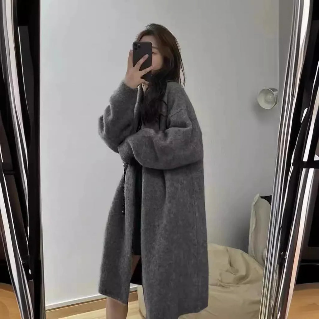 Women's knitted V-neck mid-length cardigan in polyester fabric