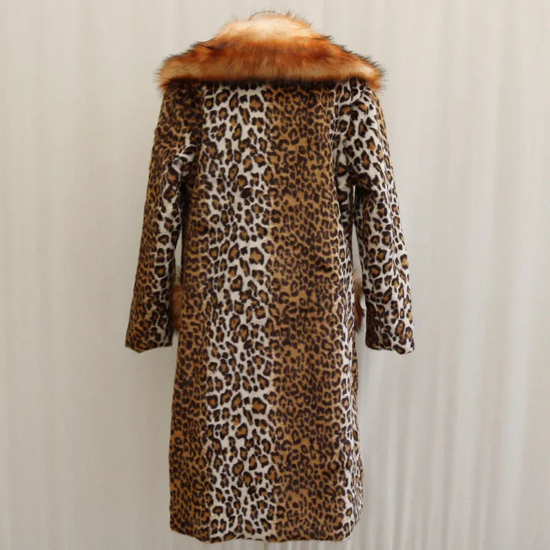 Women's long artificial fur jacket in leopard print with regular sleeves.