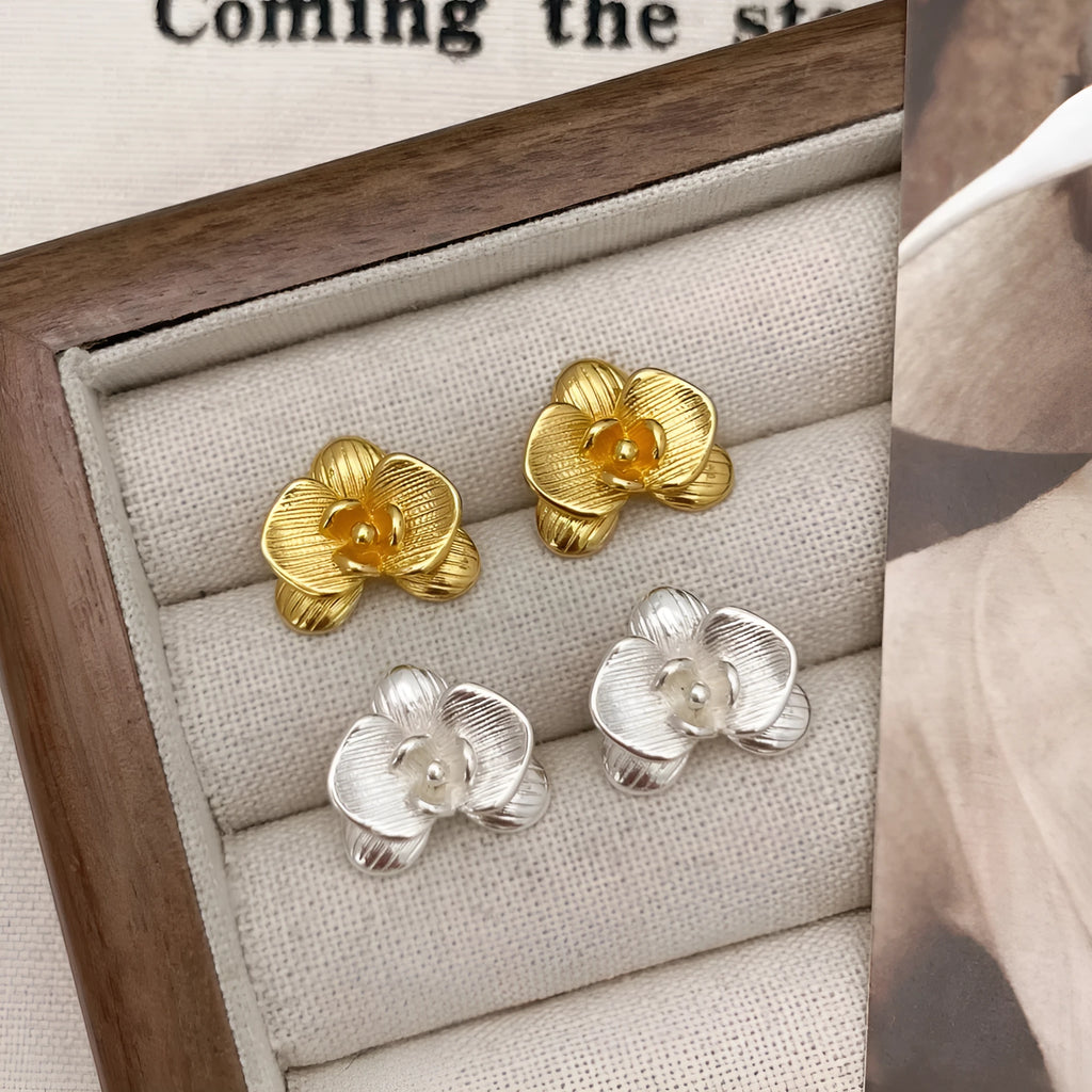 Women's retro flower earrings with petal design in gold or silver electroplated finish