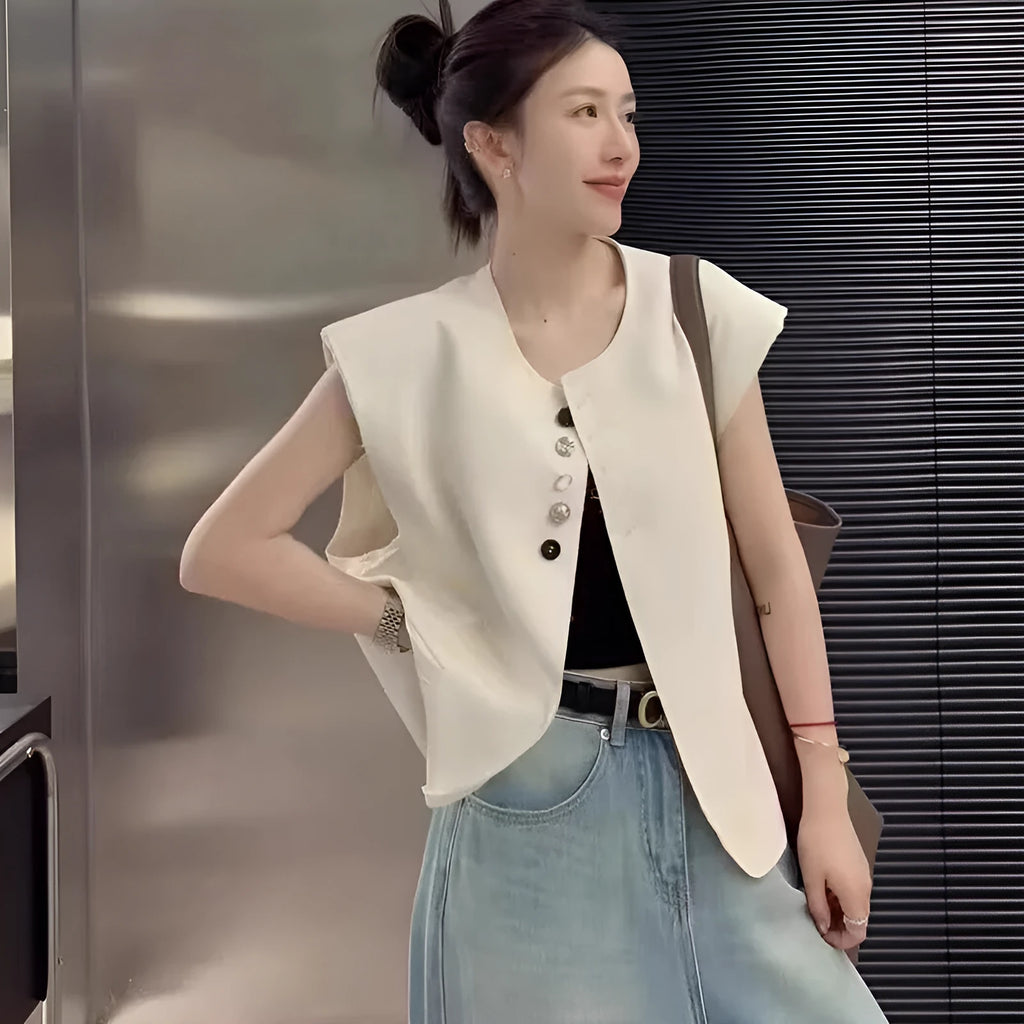 Women's loose fit polyester vest with pocket in milky white or black, 40cm short length