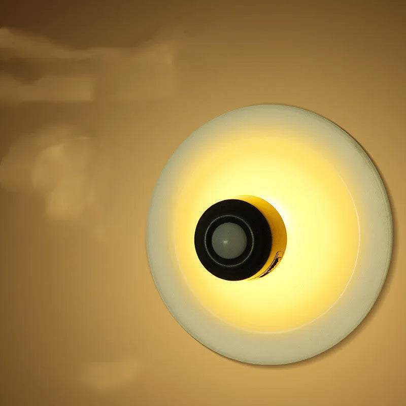 Baby feeding night light with motion sensor in white, USB powered, 120x120x66.8mm