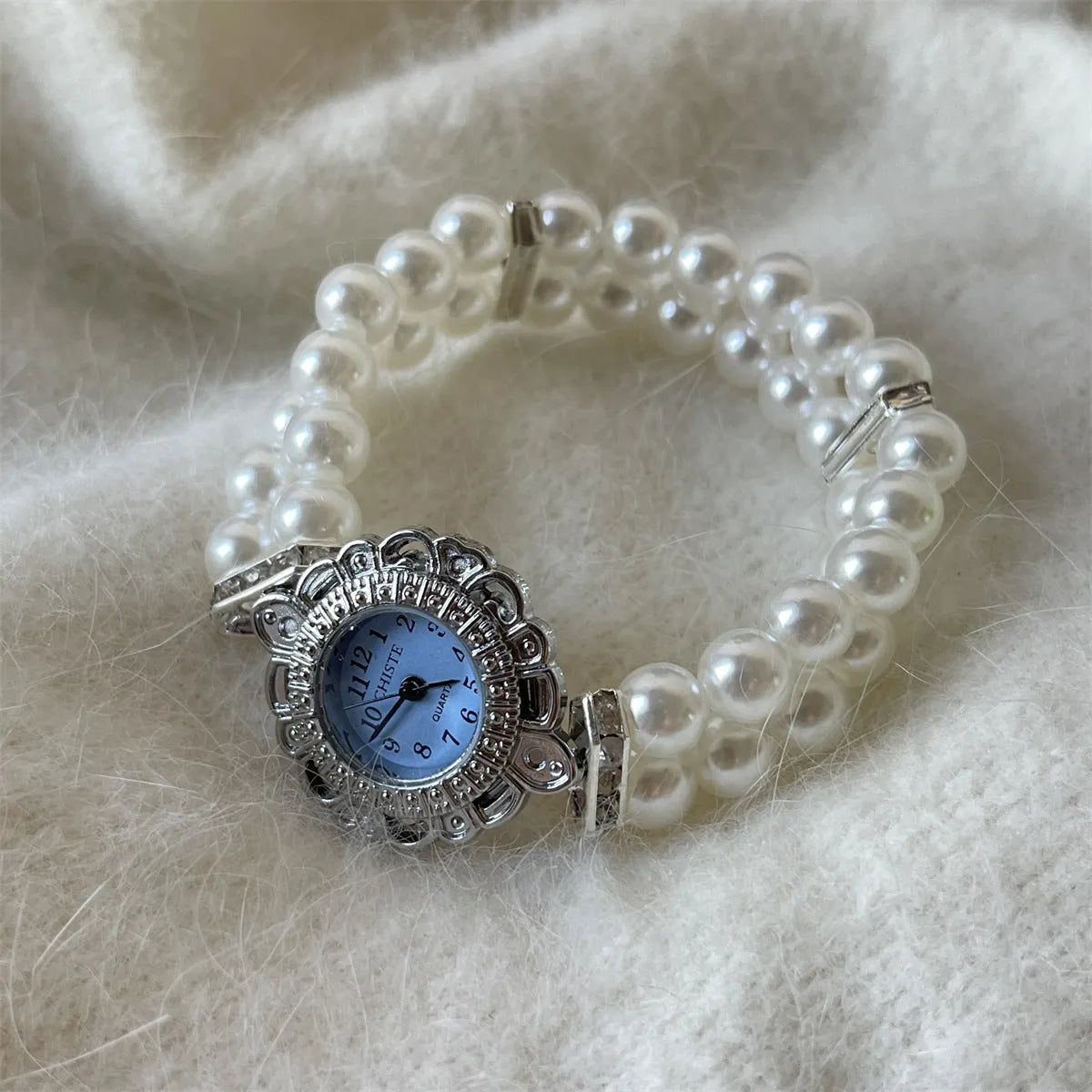 Women's quartz pearl bracelet watch with alloy case and glass mirror face