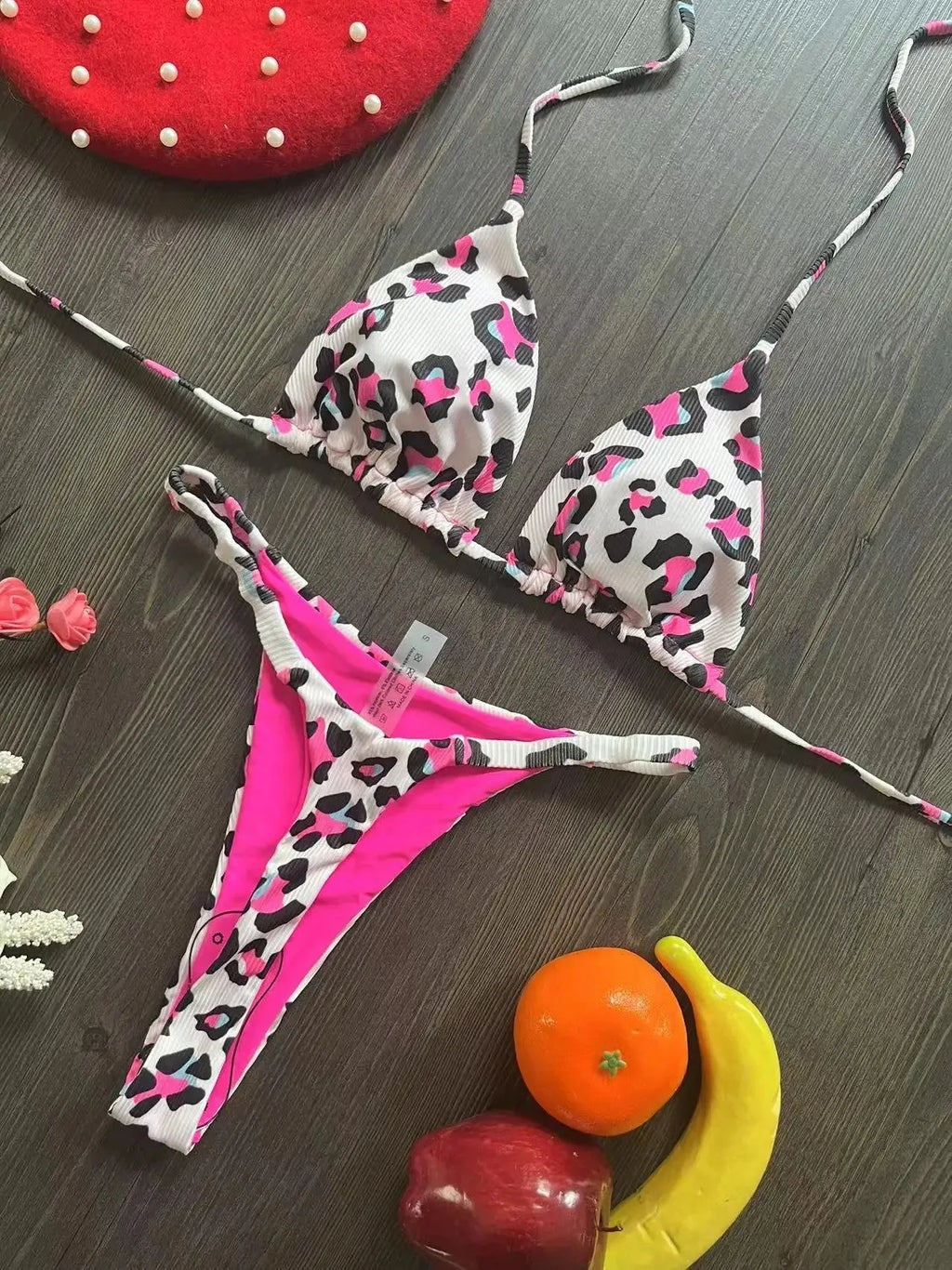 Women's quick-drying bikini swimsuit with cotton lining in three colour variants