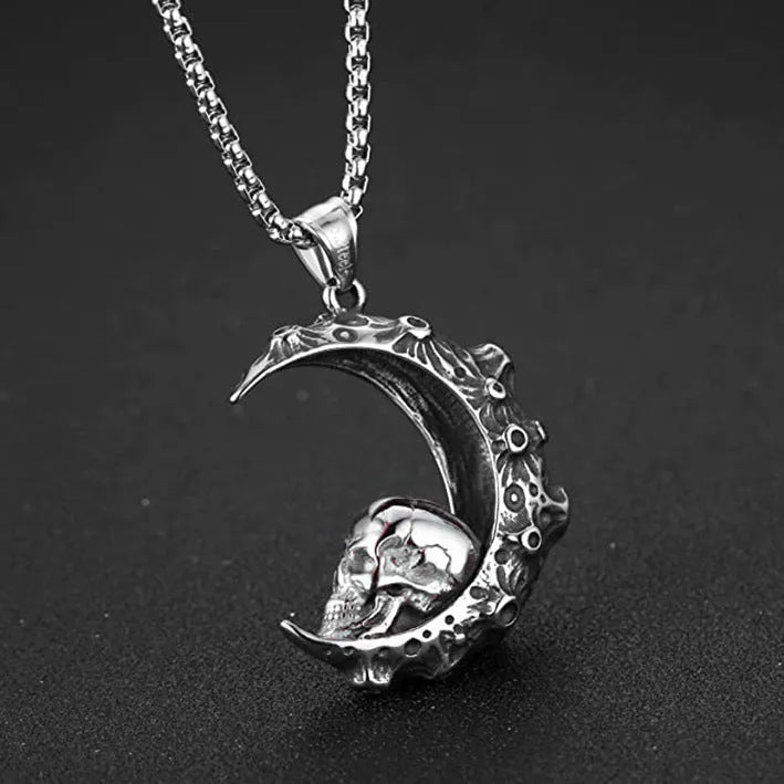 Men's silver skull necklace with stainless steel chain and alloy pendant