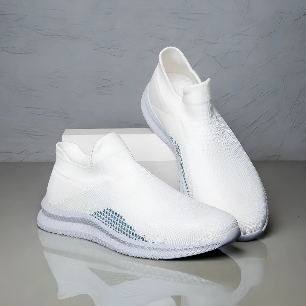 Popcorn Flyknit low-top casual sneaker in solid colour on a viscose sole.