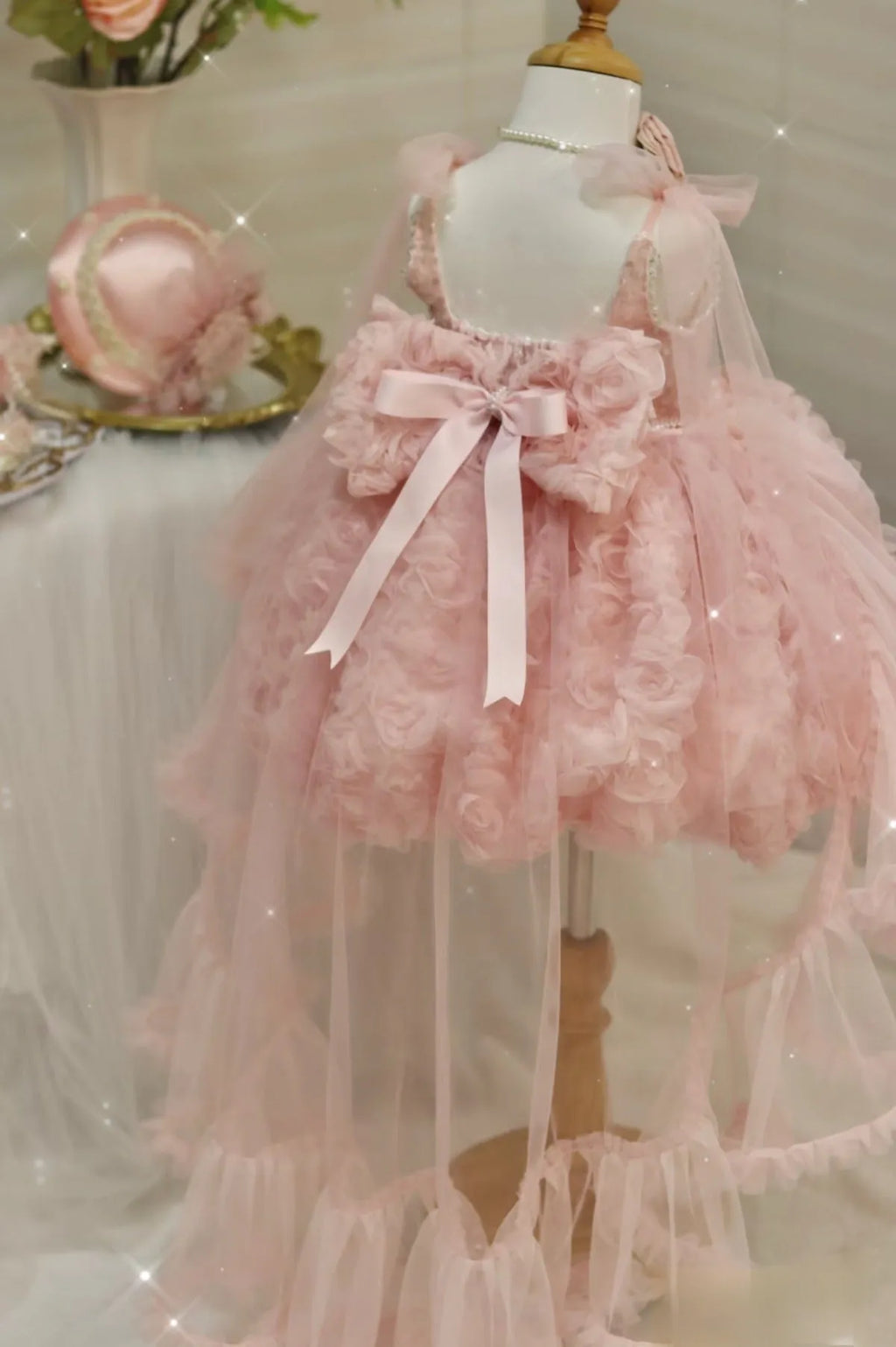 Rose princess dress made of polyester for girls, available in 90cm to 150cm height sizes