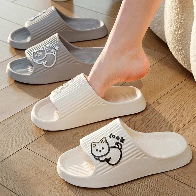 Women's thick-platform cat slippers in various colours on a non-slip EVA sole for indoor and outdoor use.