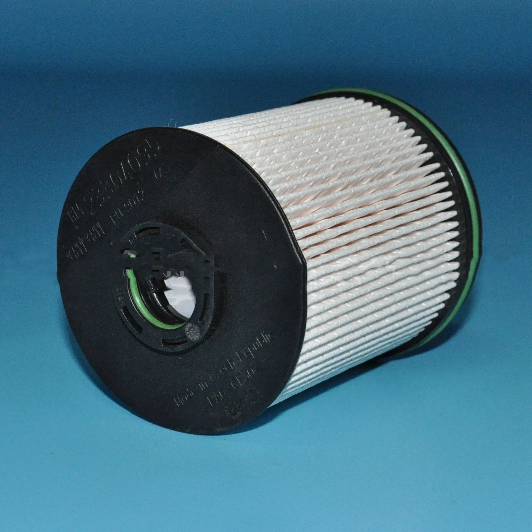 Diesel fuel filter element with gasket for Vauxhall and Opel Astra vehicles showing dimensions