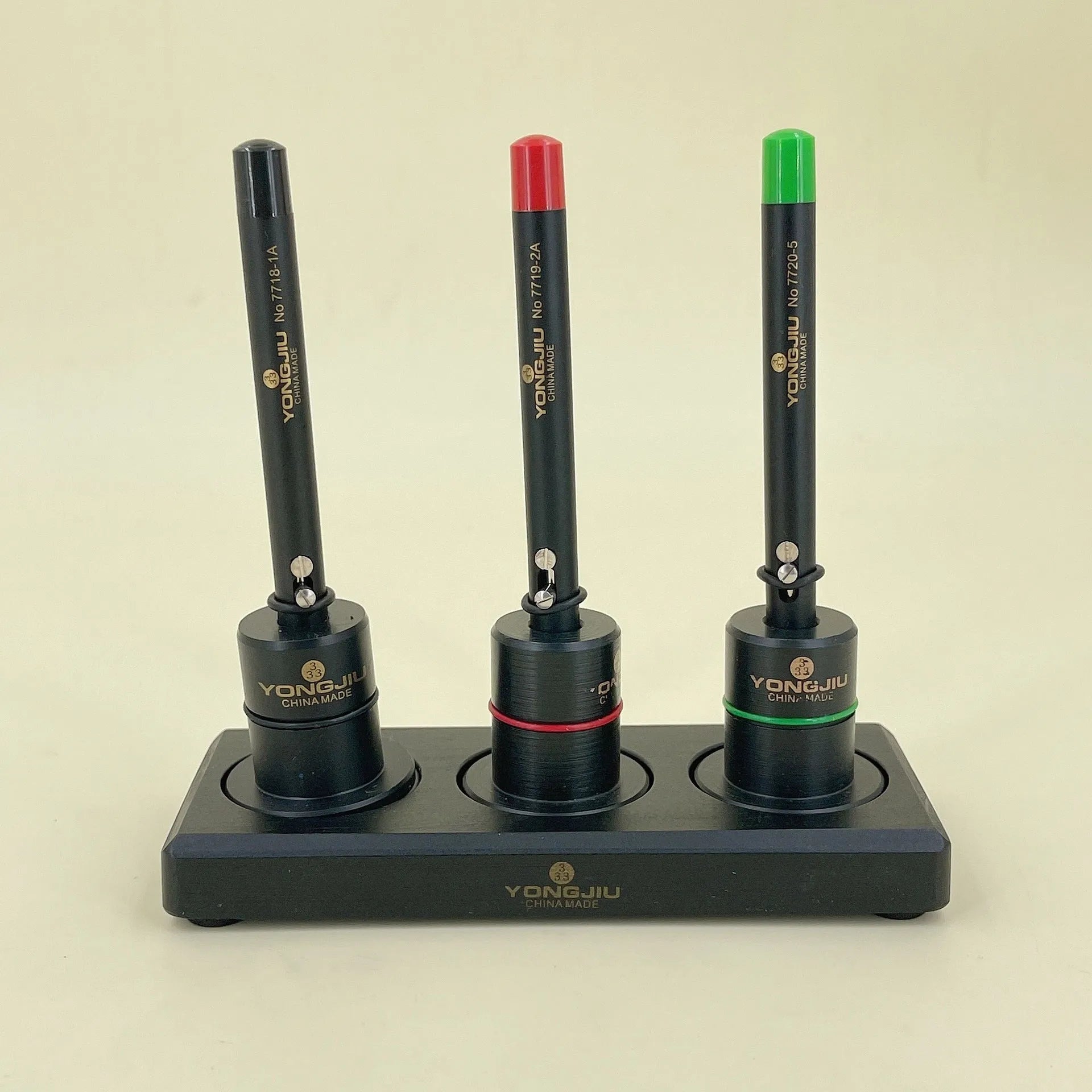 Watch repair oiling pen with fine tip for precision oil application