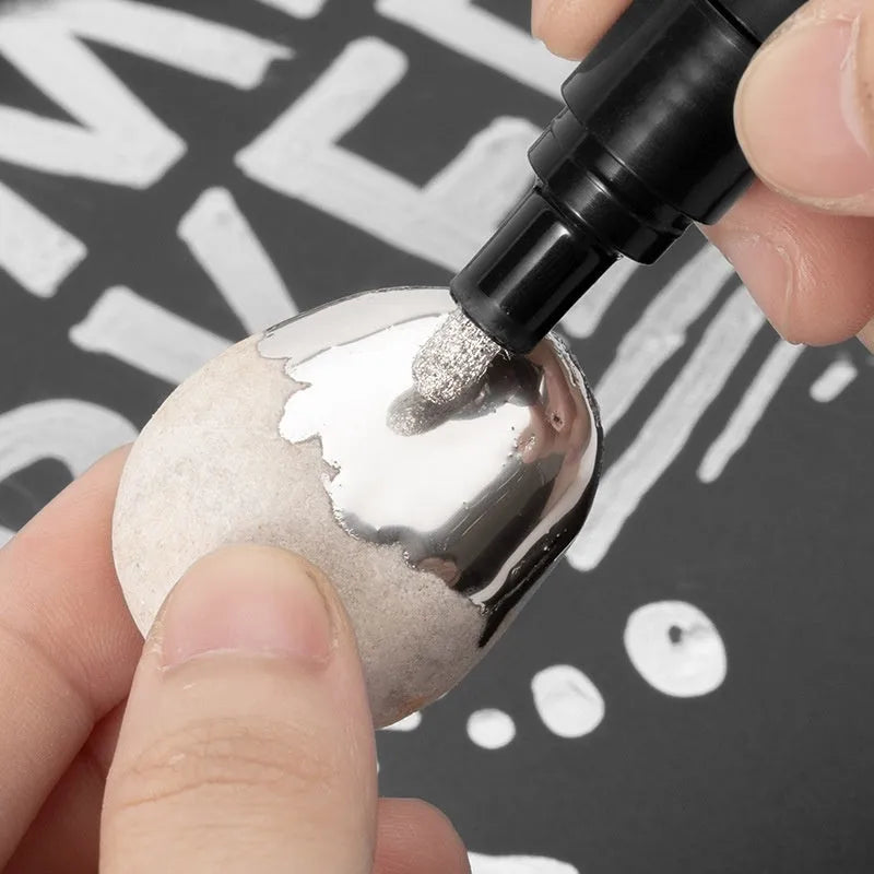 Mirror marker pen with waterproof ink in 1mm and 2mm tip sizes for writing on glass surfaces