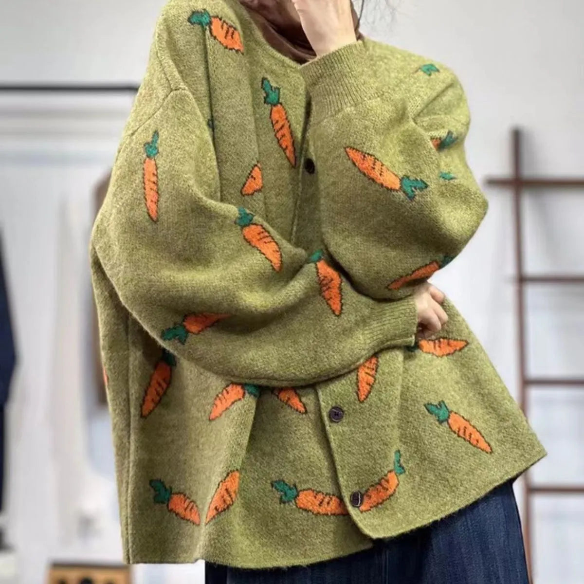 Round neck cardigan with Mori artistic printing colour contrast design in viscose fibre fabric