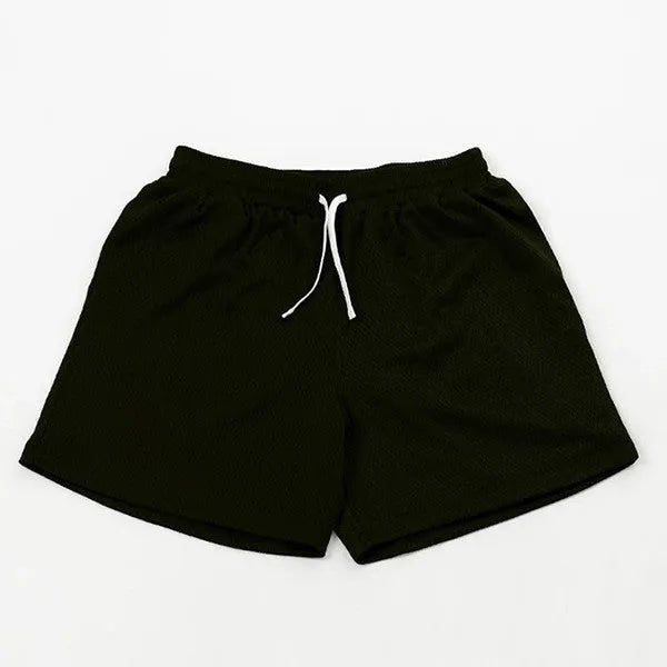 Men's solid colour mesh quick-drying sports shorts for running and fitness.