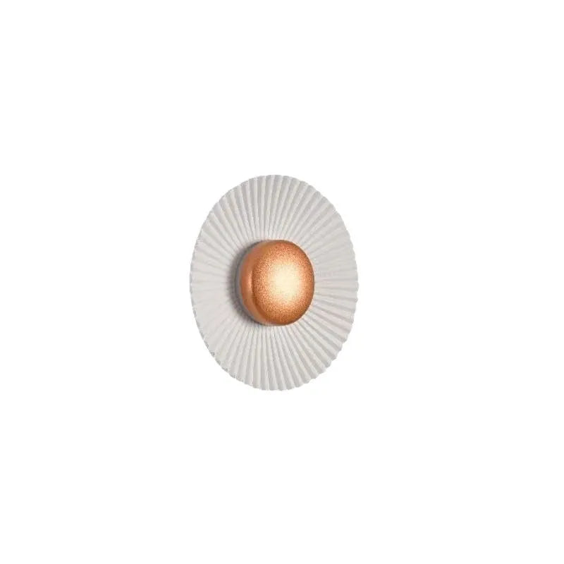 Round wall lamp with aluminium shade and LED lighting in white and gold two-tone colour option