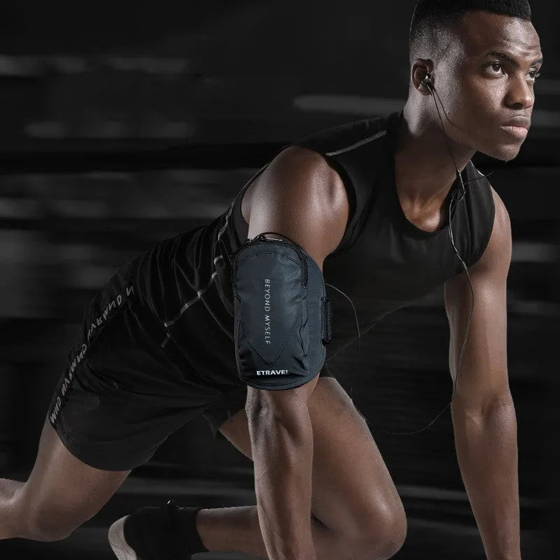 Running arm bag with reflective material in black colour showing 7-inch capacity for outdoor sports