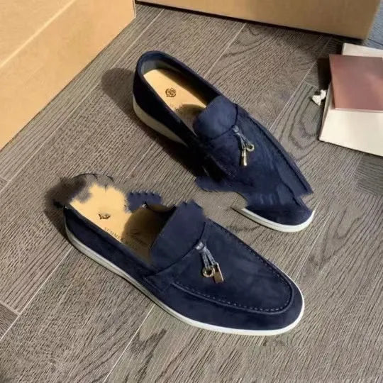 Gommino slip-on loafers with round toe and rubber sole in various colours