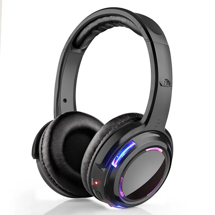 Black silent disco wireless headphones with 40mm speakers and 3 metre cable for silent party events