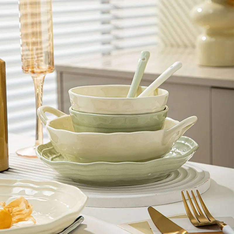 Solid colour ceramic tableware set with seven pieces in minimalist Japanese style design