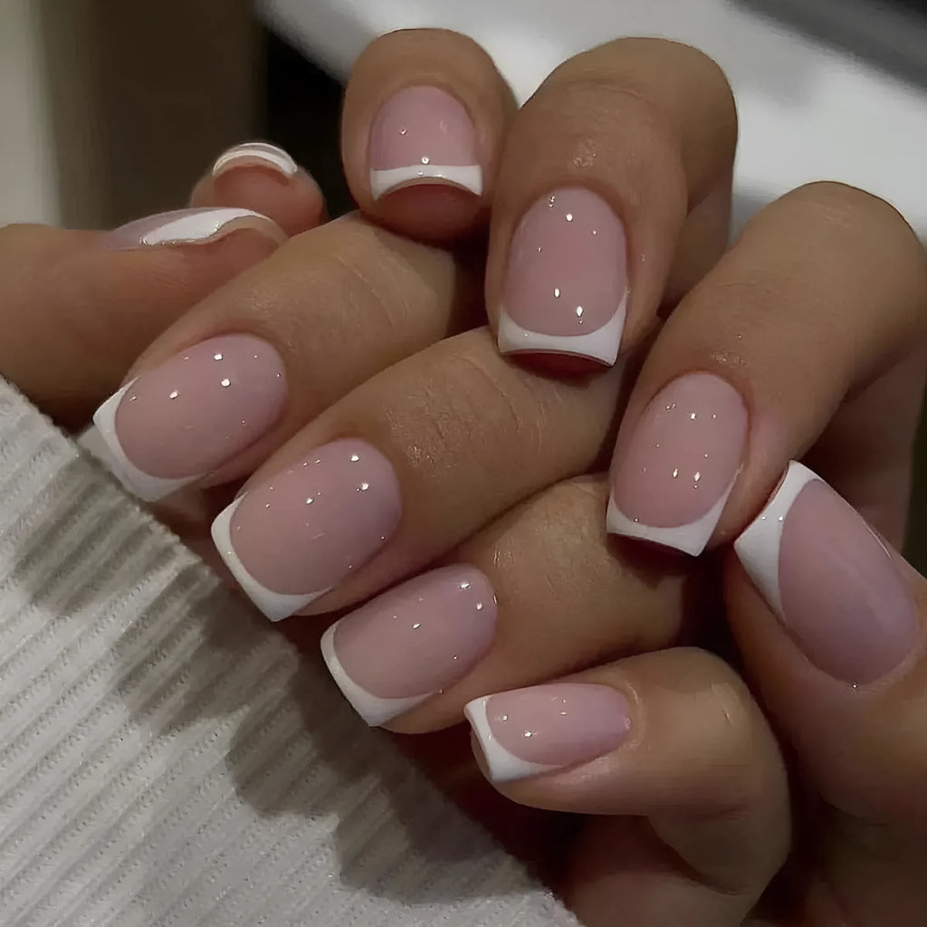 White plaid pattern fake nails, 24 pieces in open box