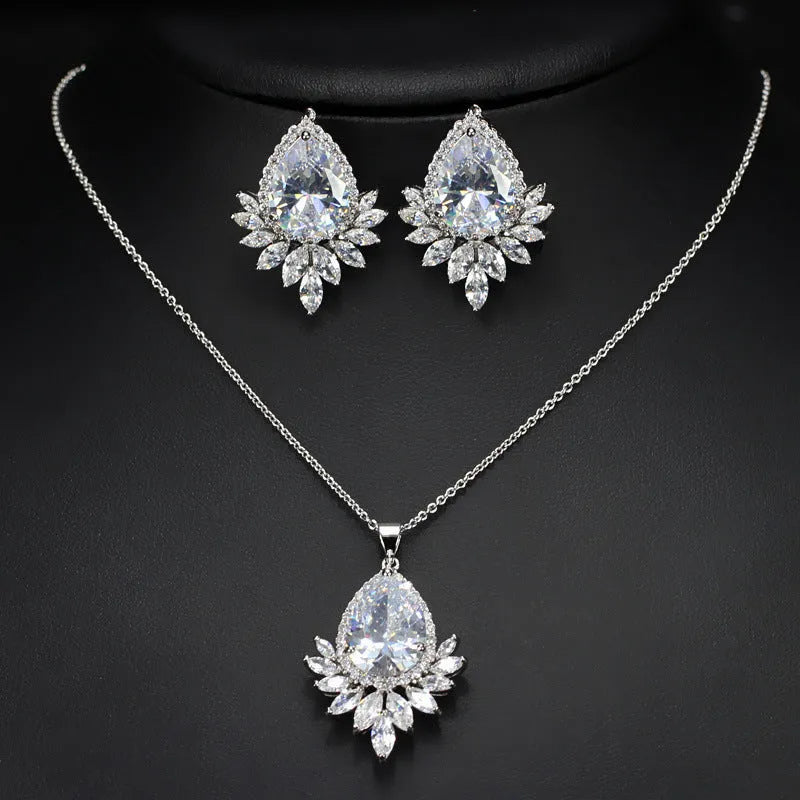 AAA cubic zirconia jewellery chain for bridal banquets in blue, red or white colours