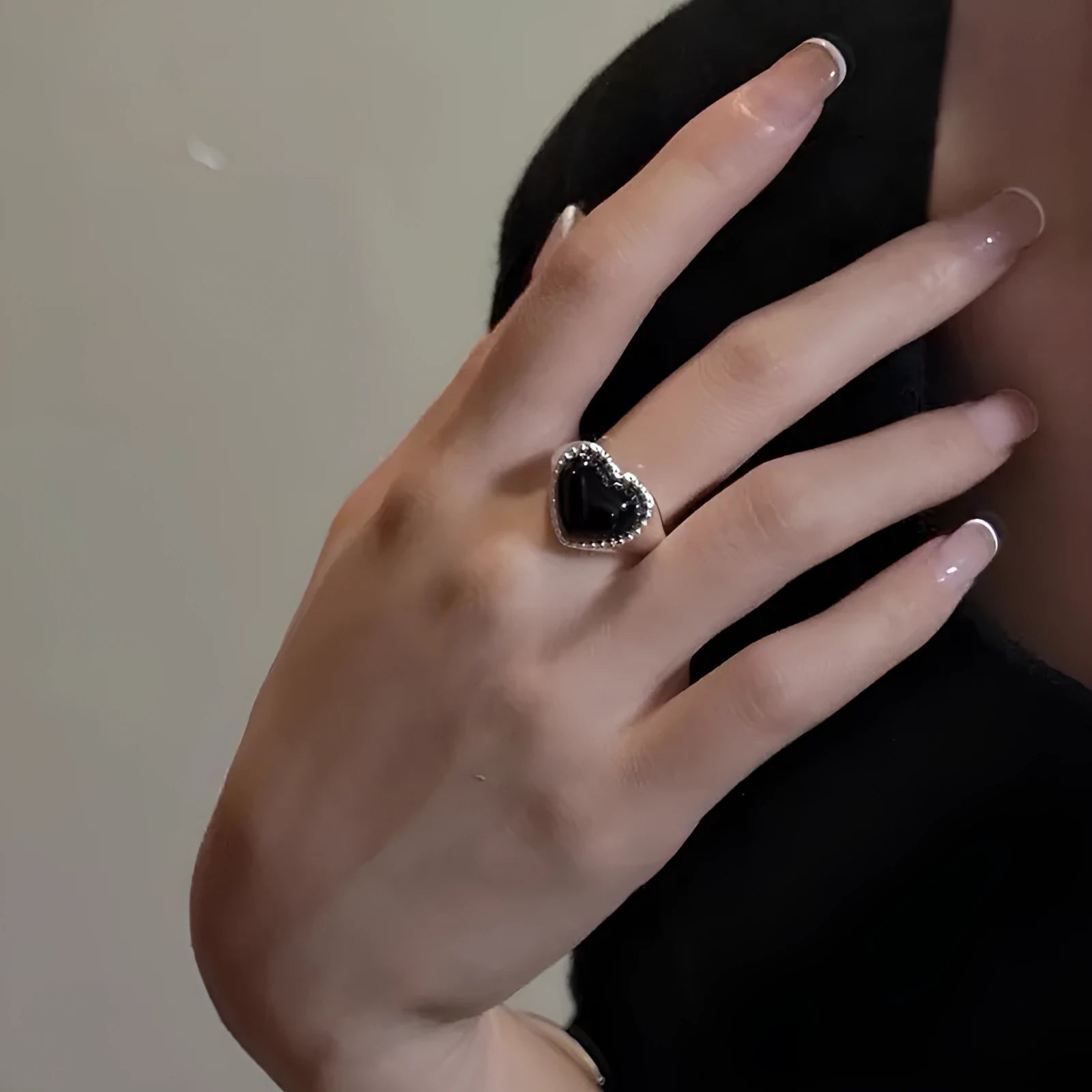 S925 sterling silver ring with black heart agate stone and adjustable open mouth
