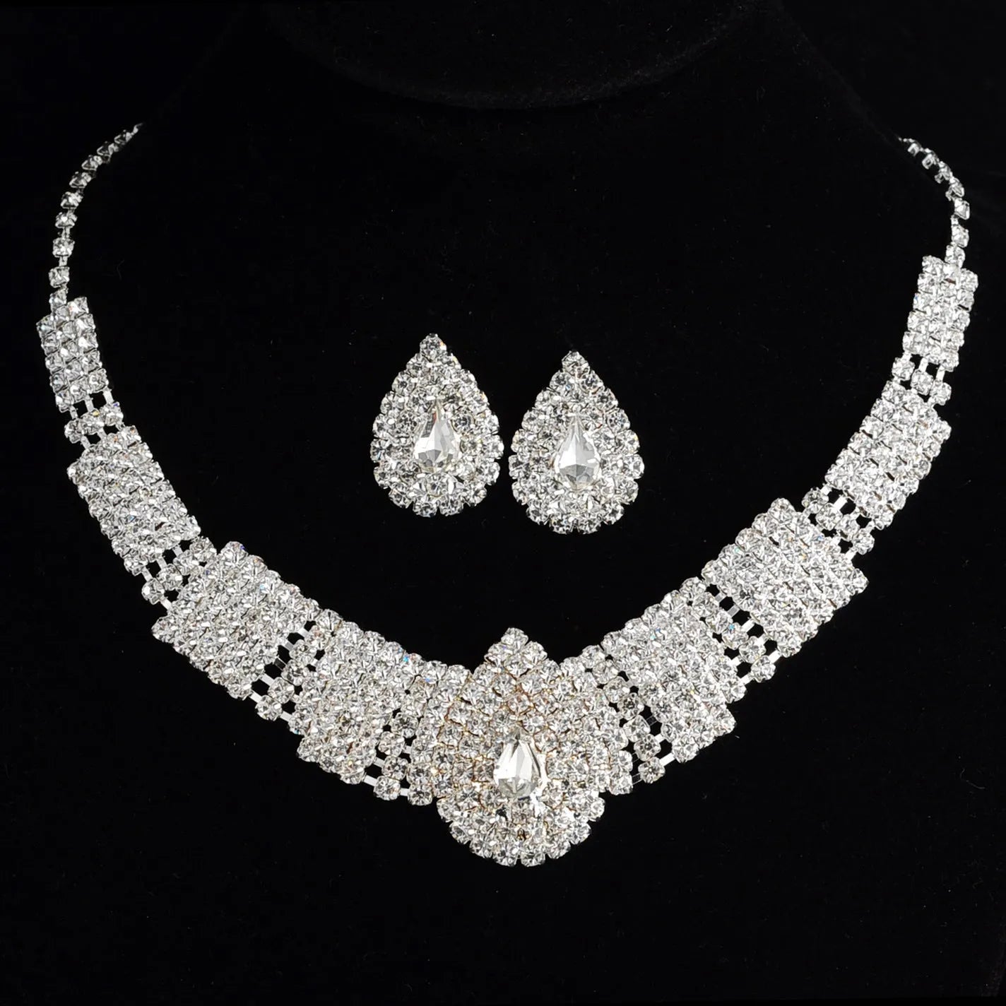 Exaggerated full drill bridal suite necklace and earrings set with rhinestones
