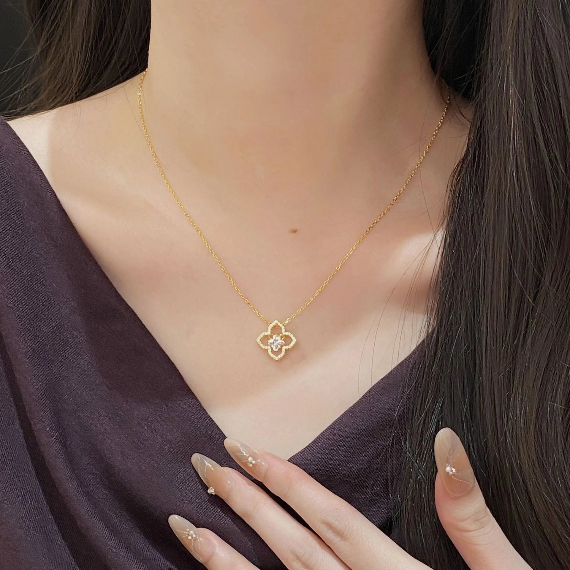 925 silver curb chain necklace with zirconium flower pendant in white gold colour, electroplated finish