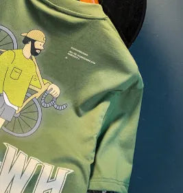 Green men's loose fit T-shirt with printed design and short sleeves for sports and casual wear