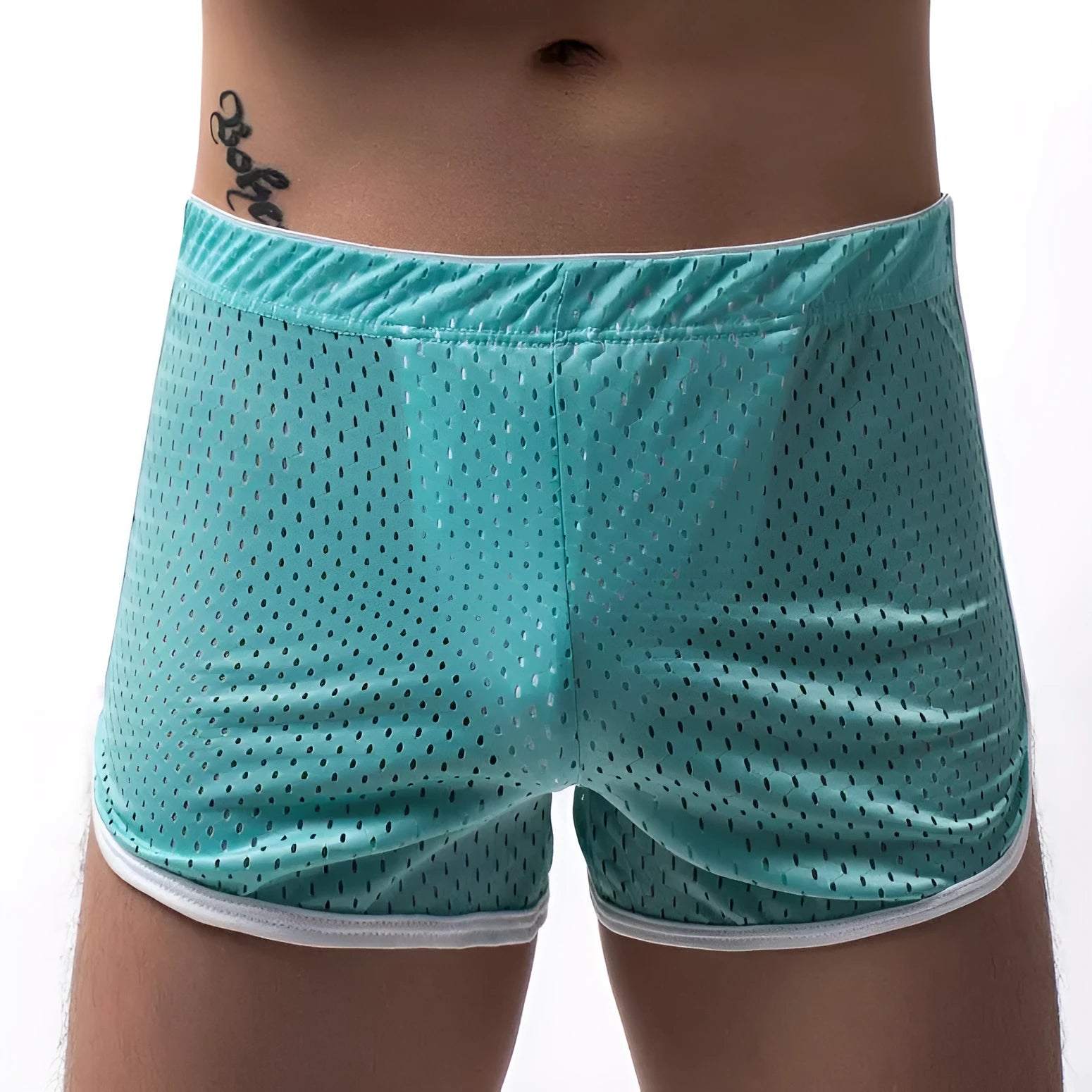 Men's black three-point boxer shorts made from a cotton and nylon blend fabric.