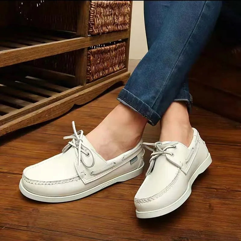 Men's British style casual shoes with artificial PU upper and flat heel.
