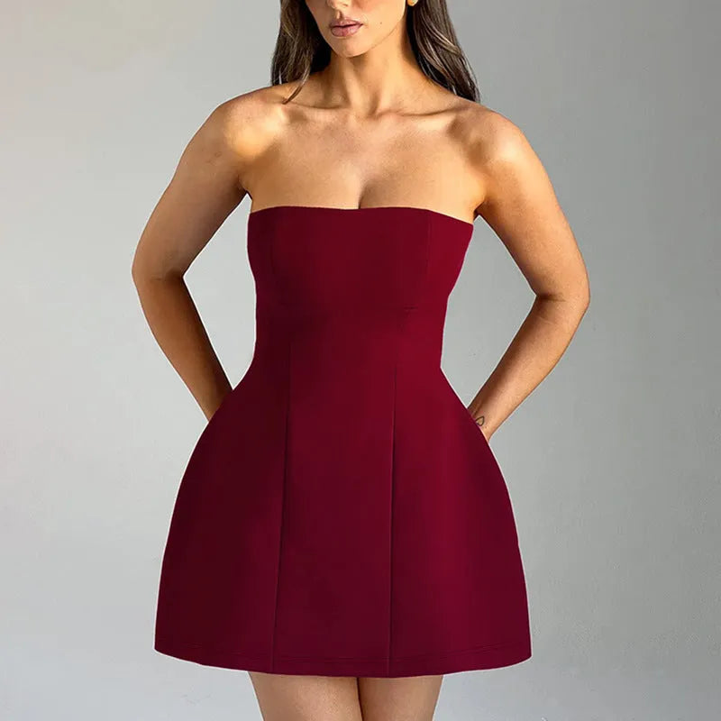 Women's backless tube dress with high waist and A-line skirt in solid colour
