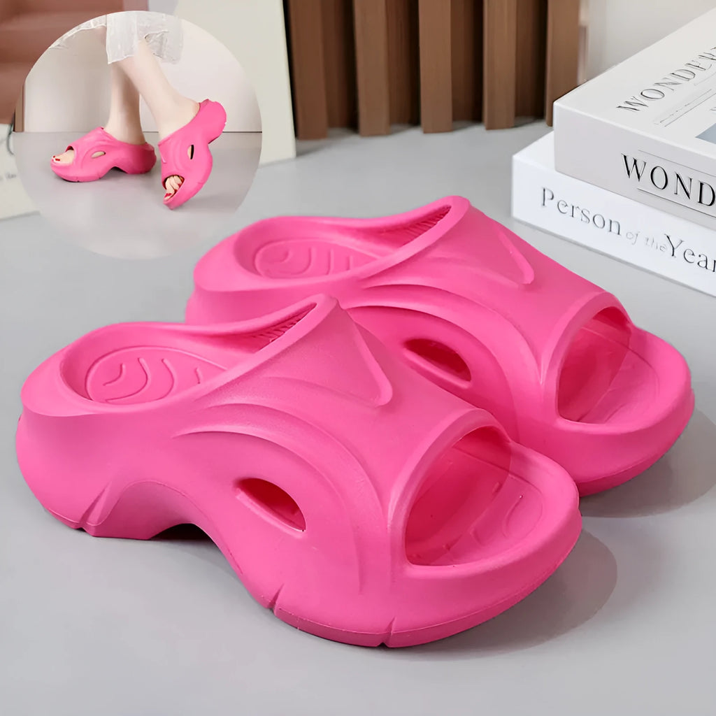 Women's white thick-soled summer slippers with round toe design for beach and outdoor use