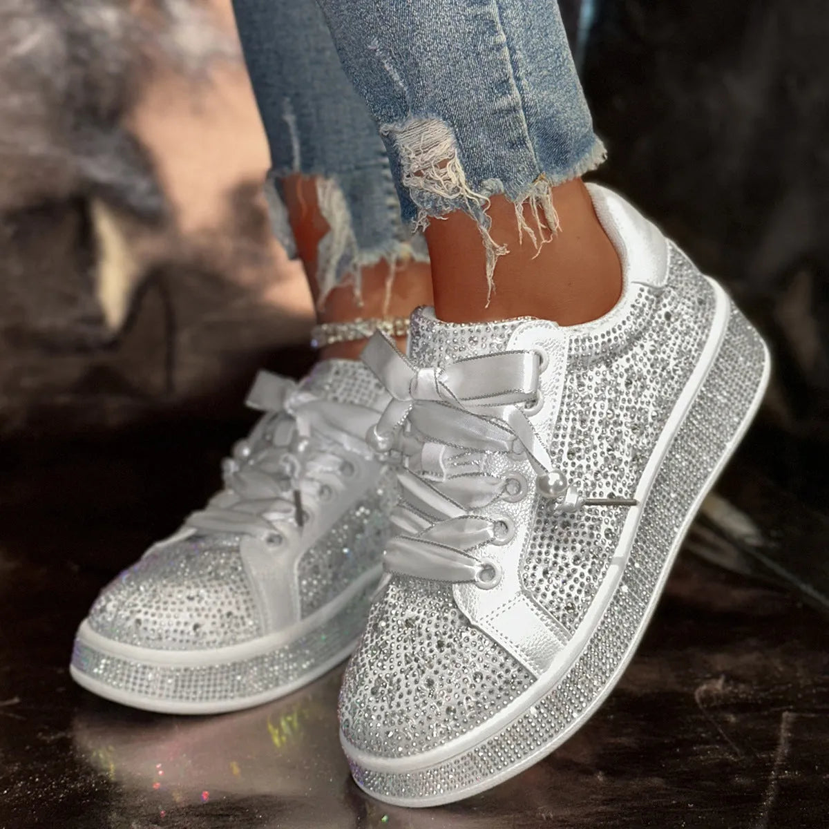 White low-top starry rhinestone casual women's shoes with rubber sole and cotton lining