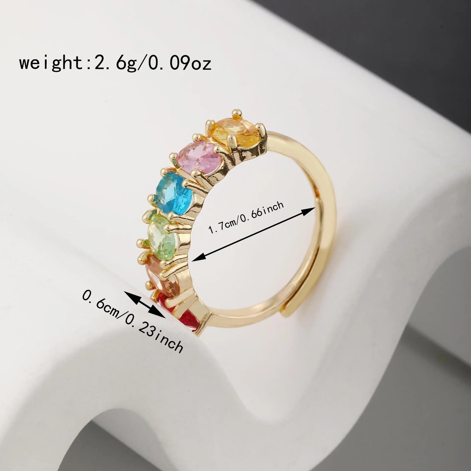 Gold-colour adjustable women's ring with zircon detail on copper base