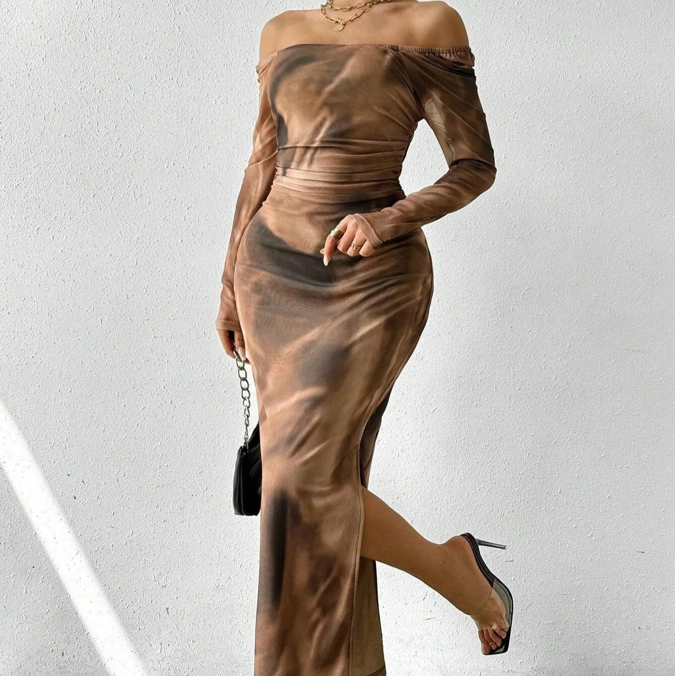 Printed pleated fishtail dress in mesh fabric with square collar and split design