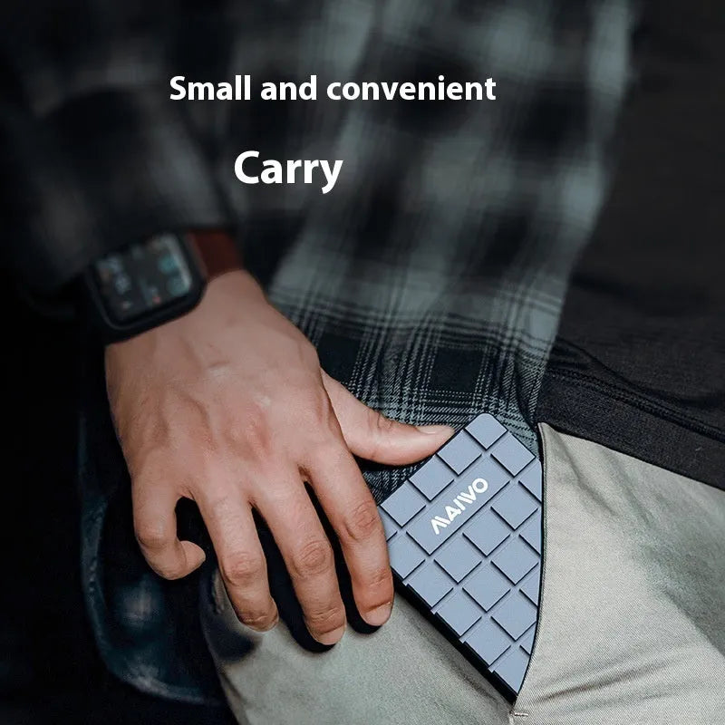 USB4 aluminium hard disk enclosure for M.2 SSDs with 40Gbps speed