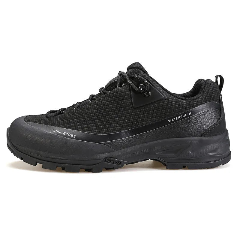 Men's low-top mountain climbing shoes with leather mesh upper and non-slip rubber soles