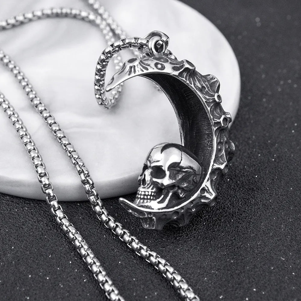 Men's silver skull necklace with stainless steel chain and alloy pendant
