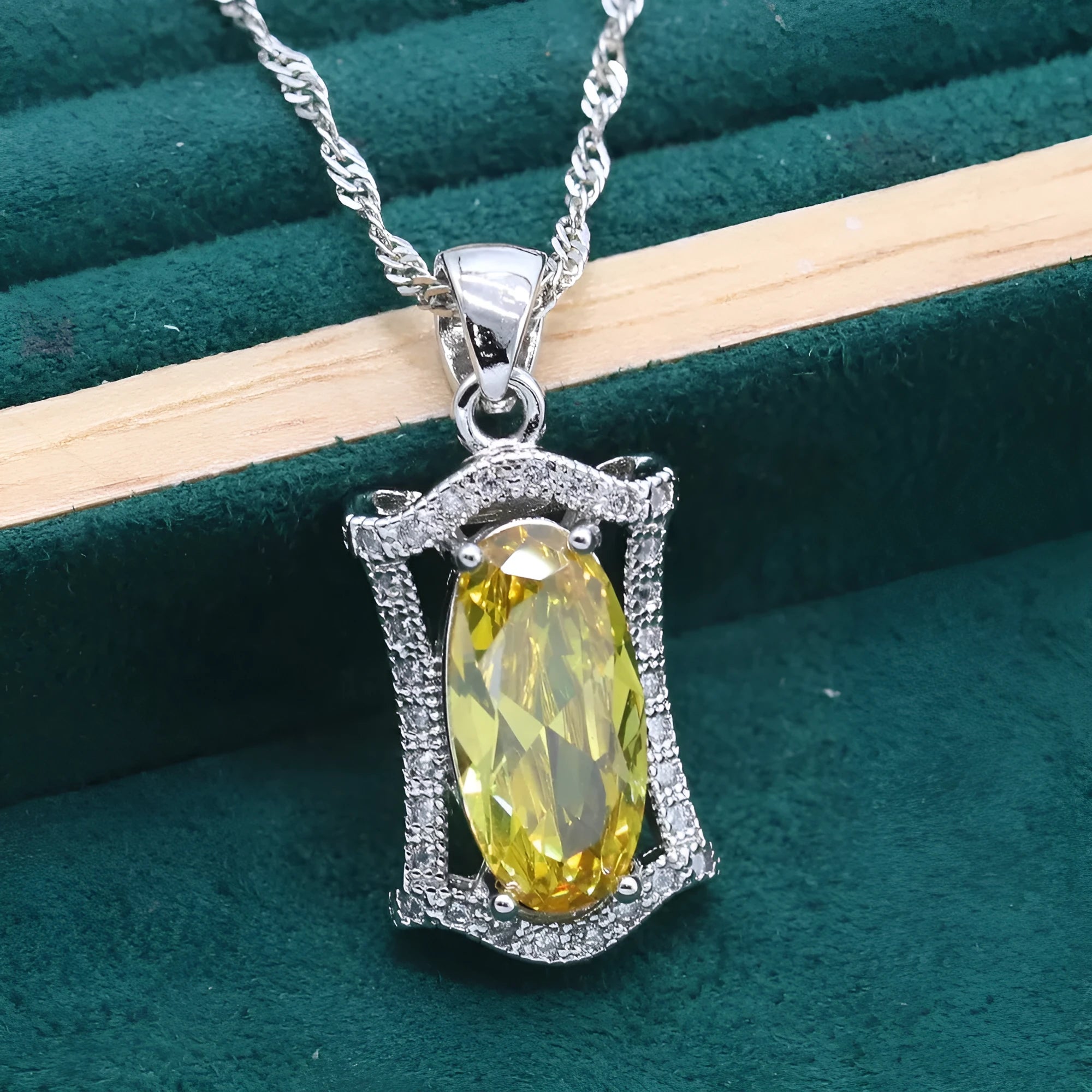 Anti-allergy zircon jewellery set with snake bone chain necklace, earrings, ring and bracelet in yellow or olive colours