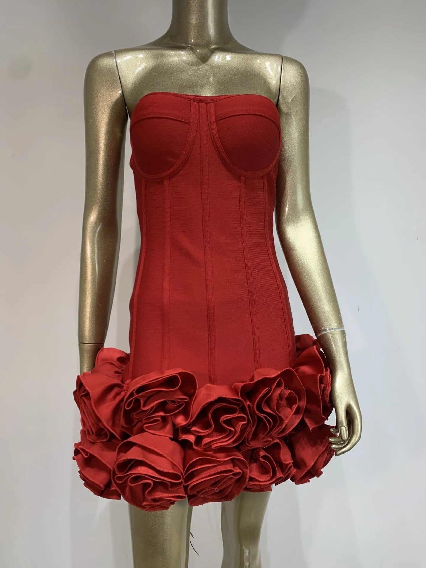 Women's solid colour urban style dress in polyester with mid waist design