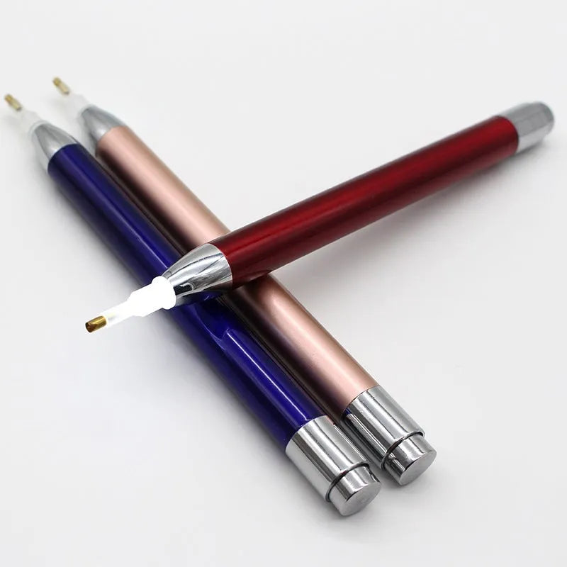 Luminous aluminium alloy drill pen for diamond painting in blue, gold, or red colours