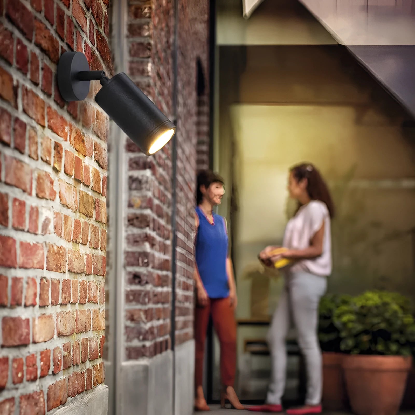Aluminium outdoor ground lamp with spike base and plug-in cable for garden lighting