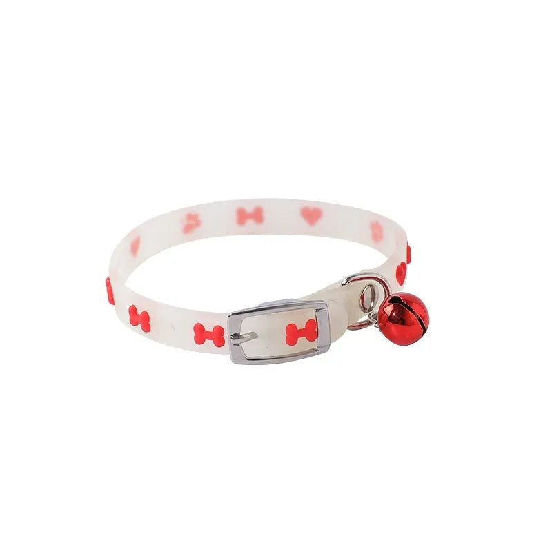 Luminous cat collar with adjustable silicone chain and metal bell in fishbone pattern design