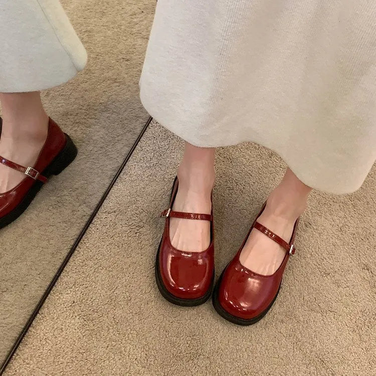 Women's solid colour French vintage PU leather shoes with round toe and flat heel