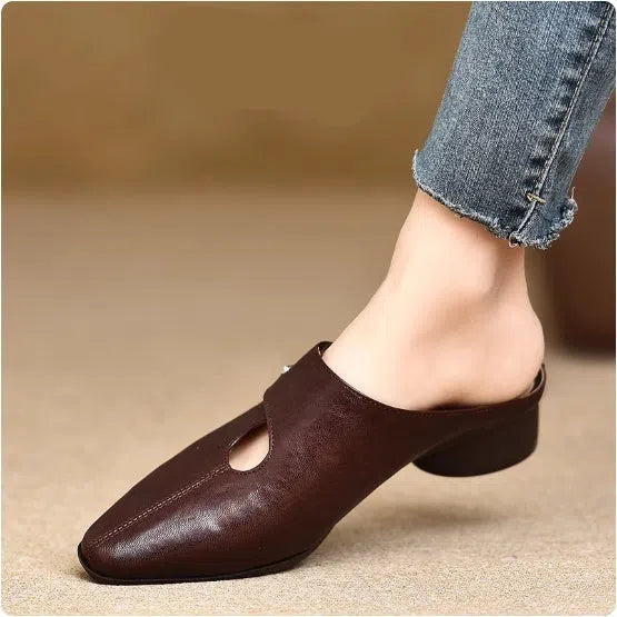 Women's noise-reducing slip-on slippers with hand-stitched pattern and first-layer sheepskin upper, beige colour, side view