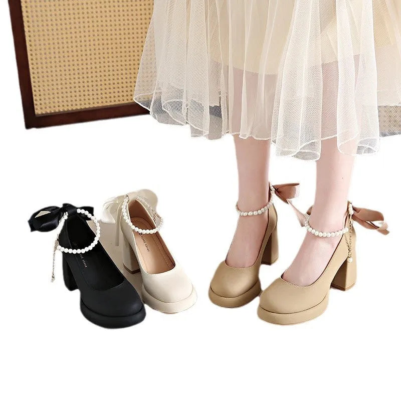 Women's beige Mary Jane shoes with chunky heel and ankle-strap buckle on round toe