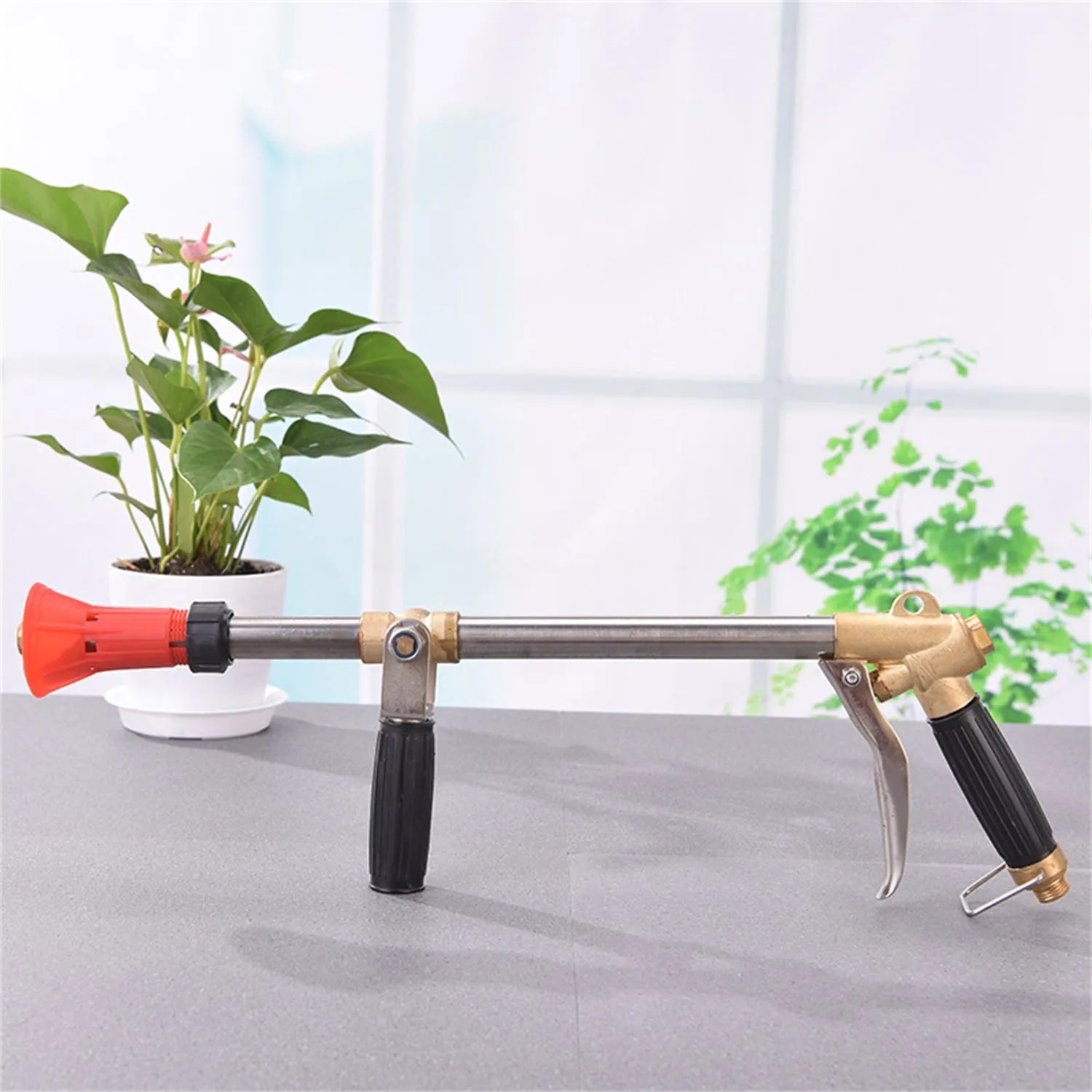 Submachine gun type high-pressure agricultural spray gun for pesticide application