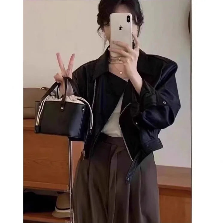 Women's brown retro leather coat jacket with slim fit street fashion style and regular sleeves