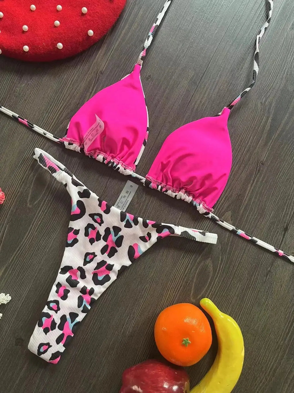 Women's quick-drying bikini swimsuit with cotton lining in three colour variants