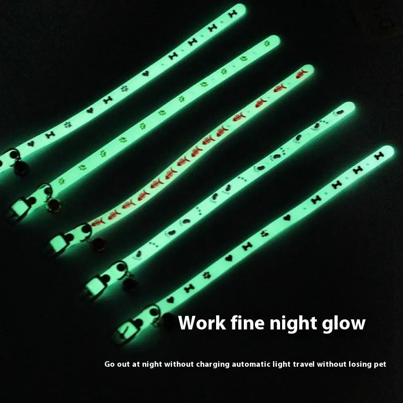 Luminous cat collar with adjustable silicone chain and metal bell in fishbone pattern design
