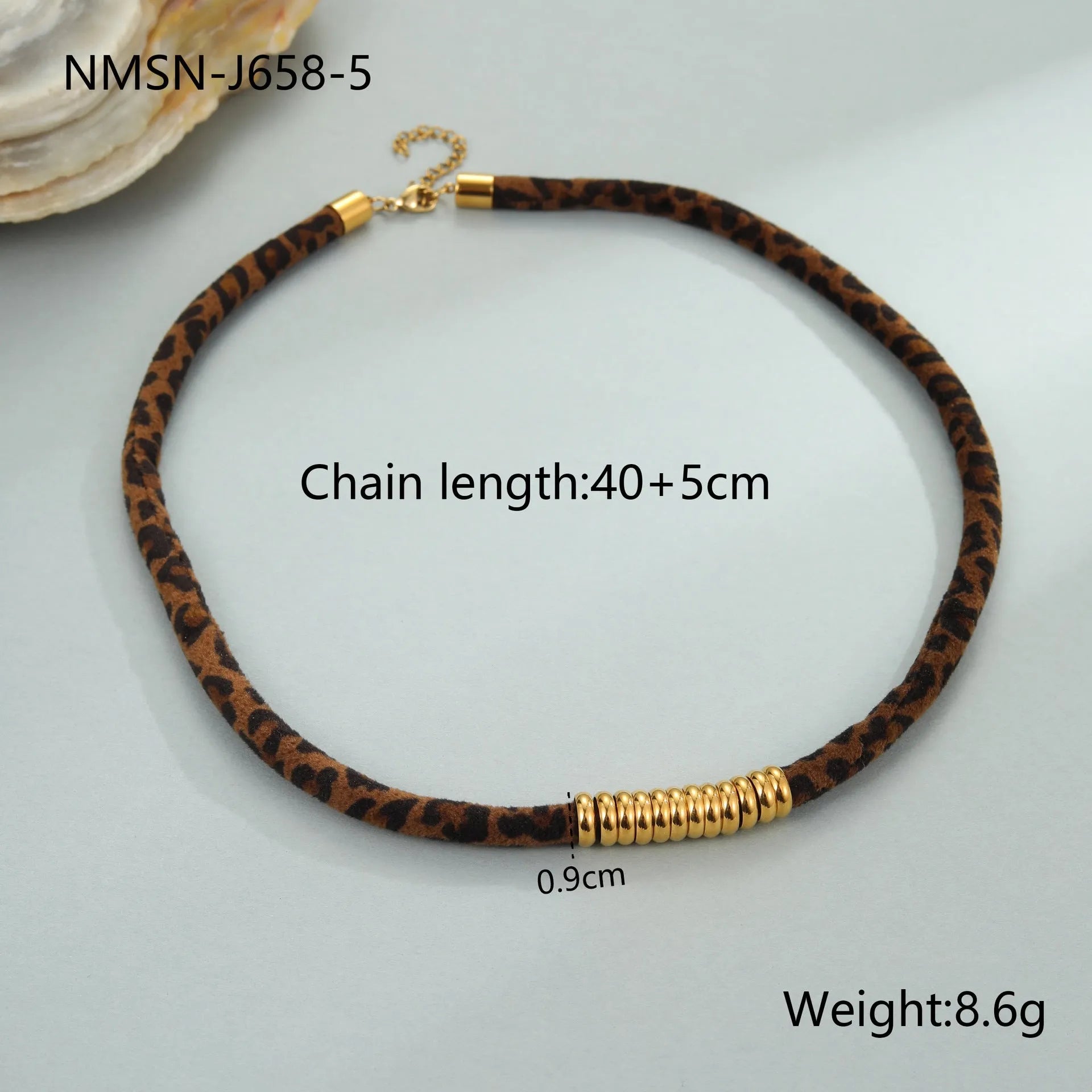 Women's stainless steel necklace with geometric leopard pendant on adjustable 41-50cm chain
